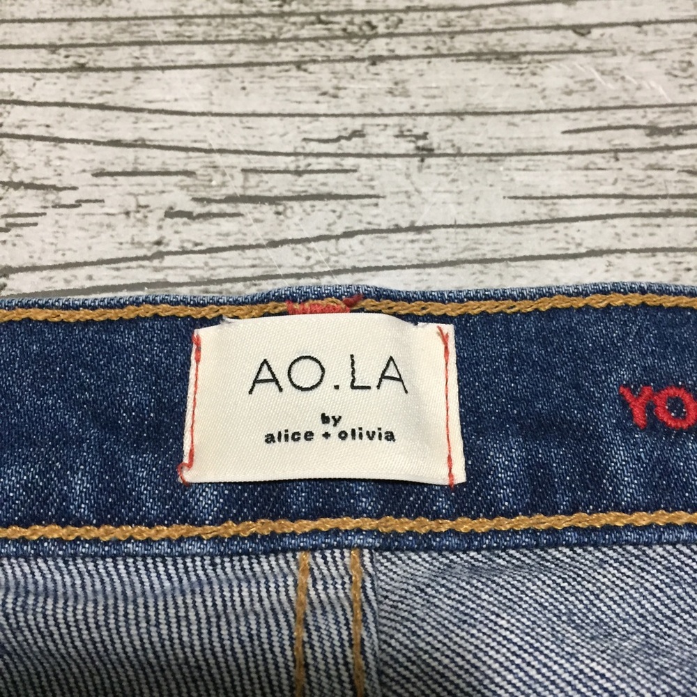 Alice + Olivia Blue High Rise Jeans with Colorful Embroidery - Picture 9 of 11